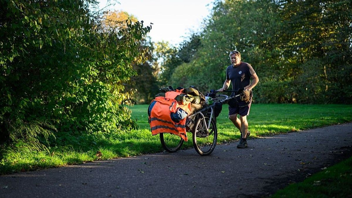 Karl Bushby Nears Home After 28 Years Walking Around the World