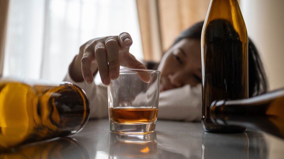 Eight Overlooked Signs of a High-Functioning Alcohol Addiction