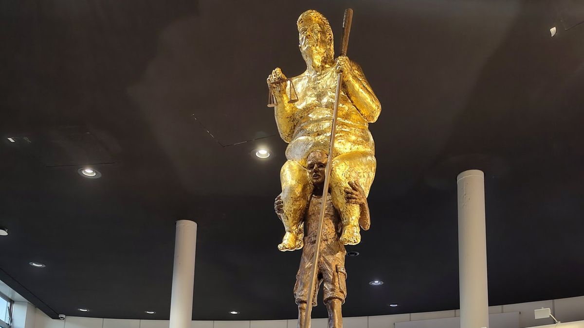 Naked Gold Donald Trump Statue Sparks Reactions at European Parliament